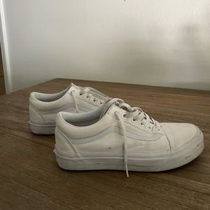 Vans Old Skokie white sneakers. Unisex